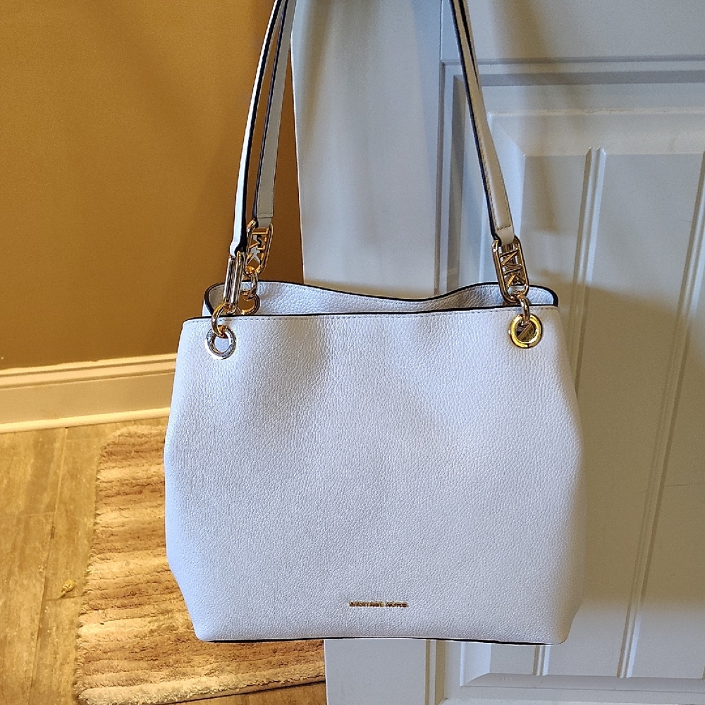 Michael Kors White Textured Shoulder Bag